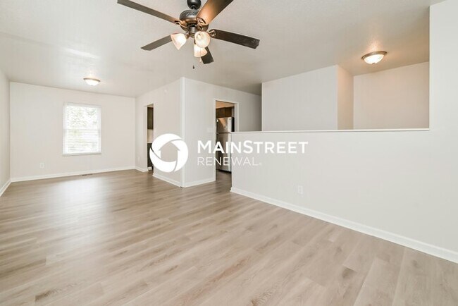 Foto del edificio - 4 Bedroom Pet-Friendly Home in KNOXVILLE, ...