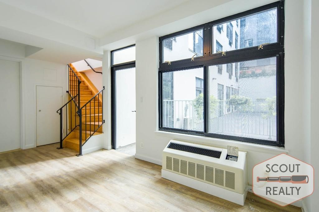 Primary Photo - 618 Bushwick Ave