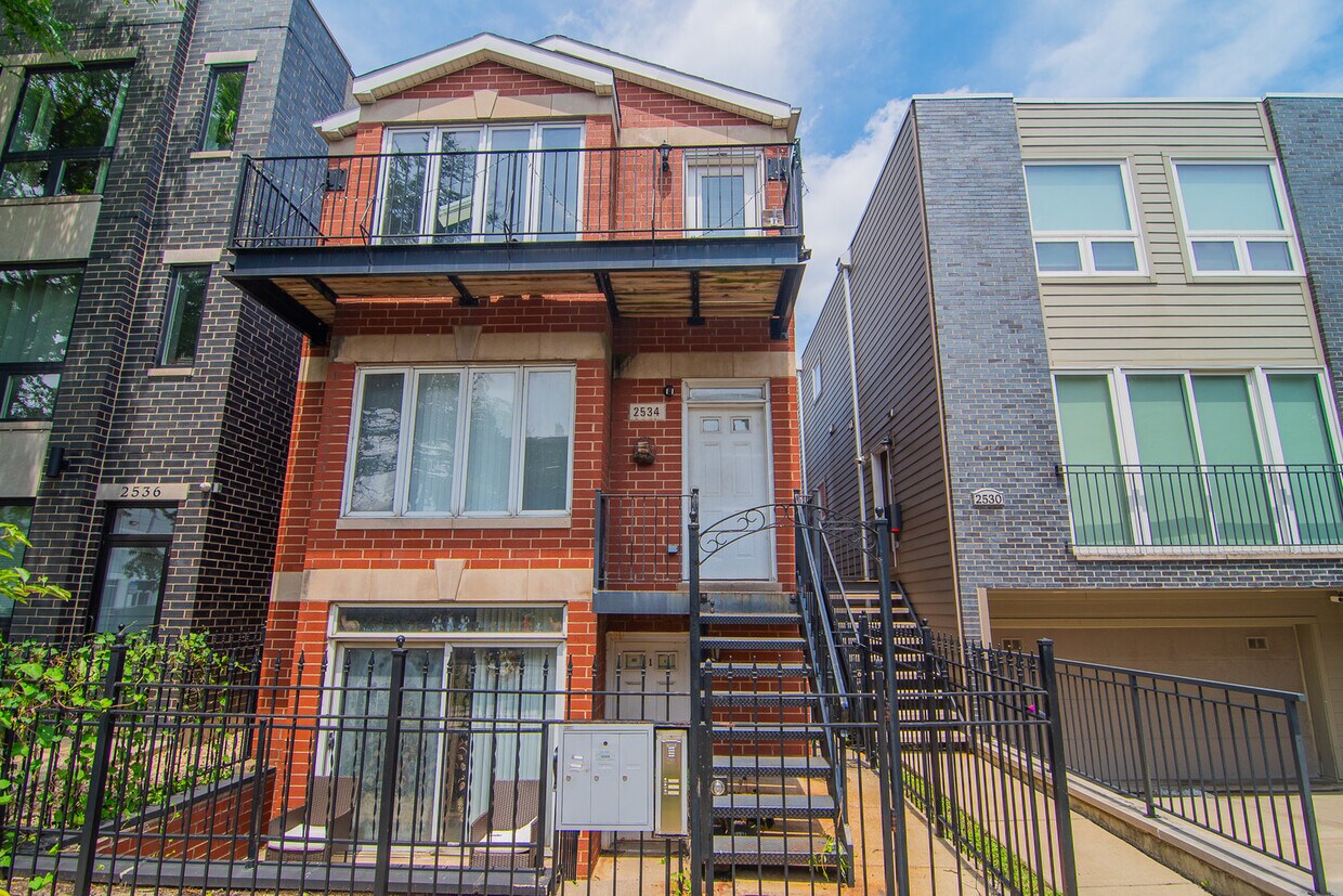 Foto principal - 2534 W Harrison St