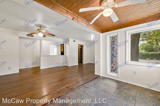 Building Photo - 3 br, 1.5 bath House - 2704 Highwood Dr.