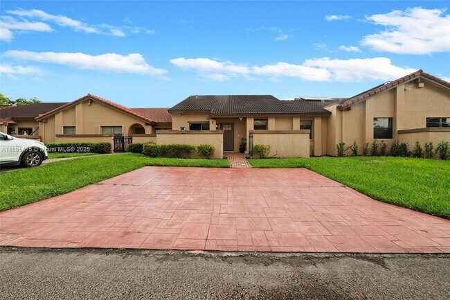Foto del edificio - 6633 NW 179th Terrace
