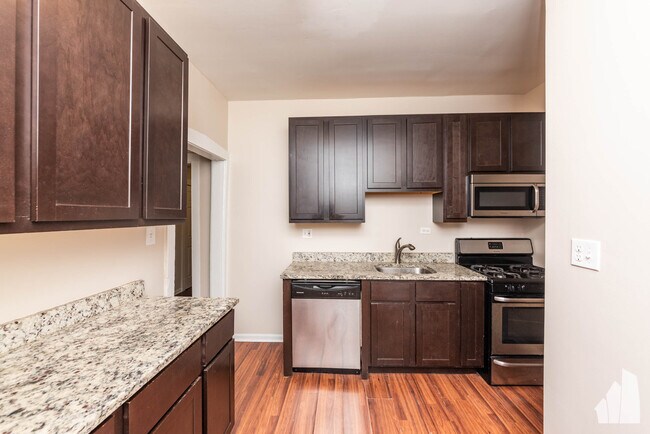 Foto del edificio - 3749 W Sunnyside Ave