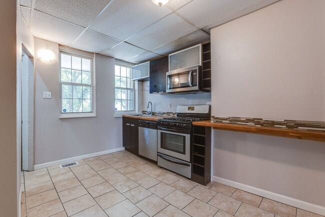 Photo - 2013 Gregory St Apartment