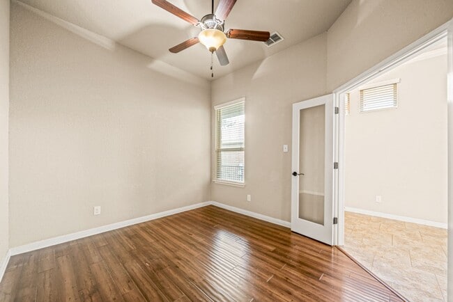 Foto del edificio - 4 BEDROOM FOR RENT- SEPARATE LIVING AREA - OFFICE