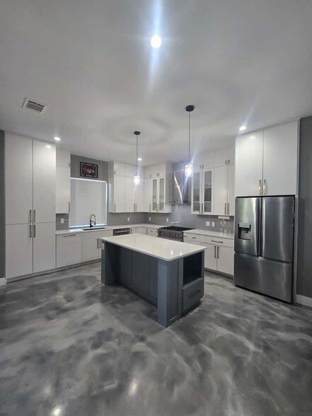 Foto del edificio - 724 Ramsey Ave