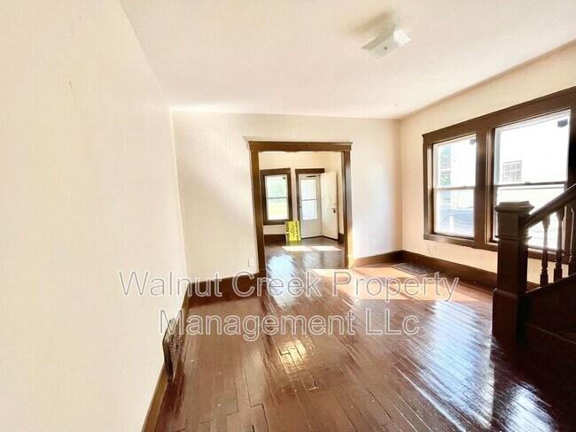 Building Photo - 1818-1818 E 29th St