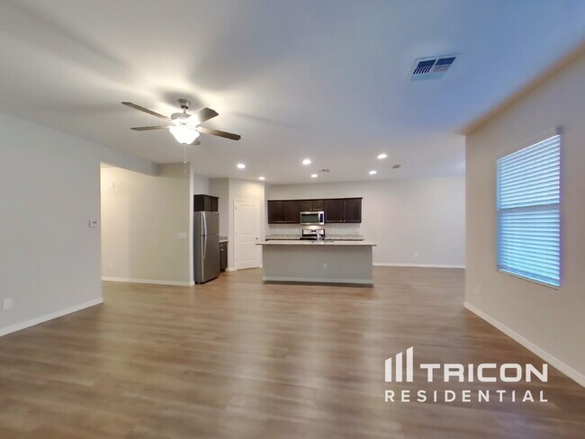Building Photo - 4564 W Saddlebush Way