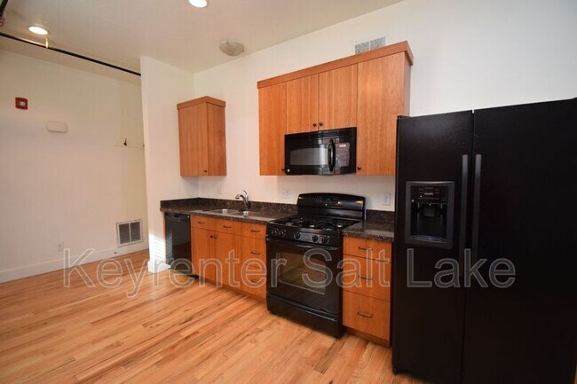 Photo - 540 N 600 W Apartment