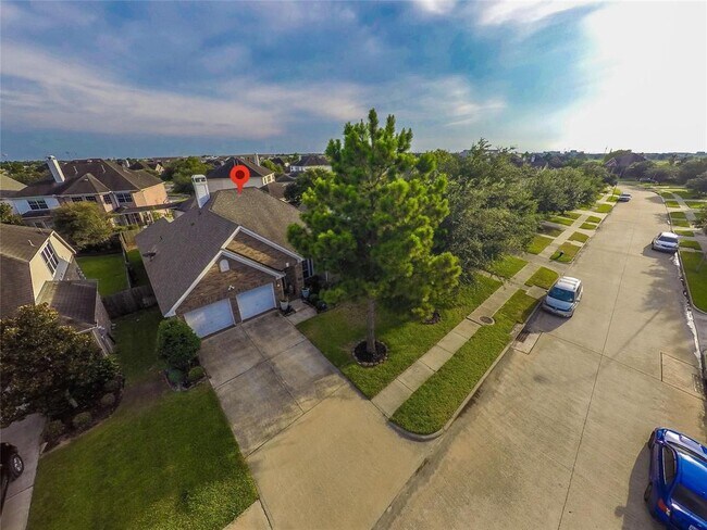 Building Photo - 8847 Distant Woods Dr