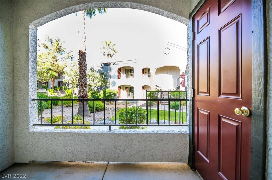 Primary Photo - 950 Seven Hills Dr