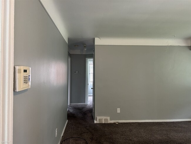 Building Photo - 3 br, 1 bath House - 9961 Vaughan St