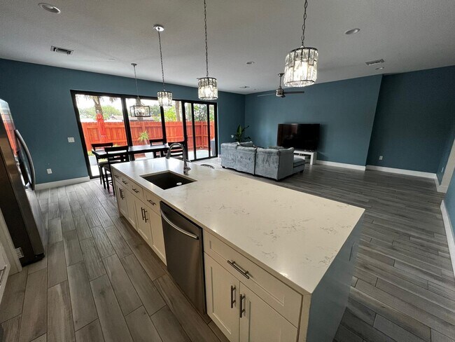 Building Photo - 3182 Santa Catalina Pl