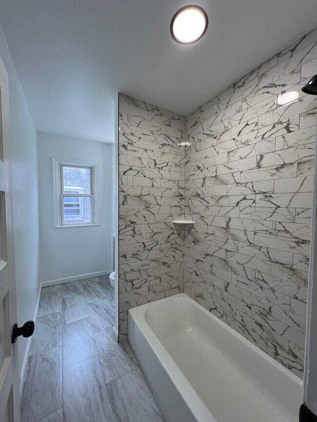 Building Photo - 919 Elsinore Pl