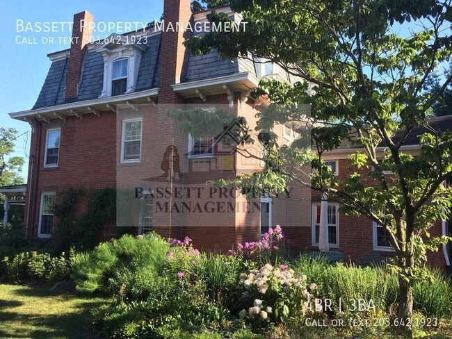 Building Photo - 1 Trumbull Pl