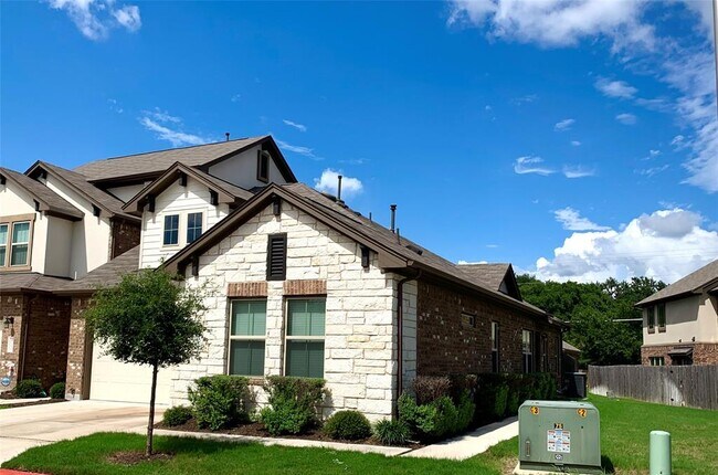 Foto del edificio - 2304 S Lakeline Blvd