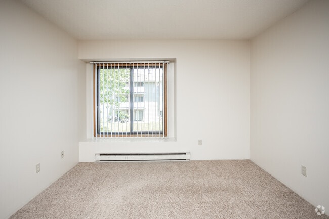 2BR, 2BA - 850 SF - Westwood