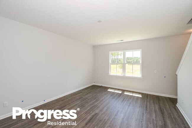 Building Photo - 106 S Trl Wy