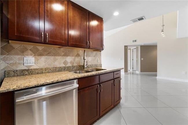 Foto del edificio - 4197 N Haverhill Rd