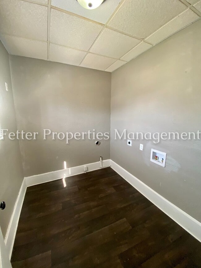 Building Photo - 1266