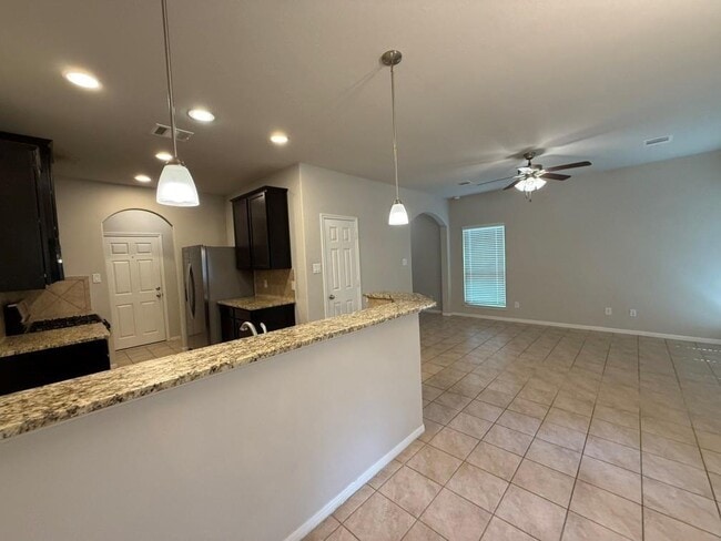 Building Photo - 105 Camelot Pl Ct