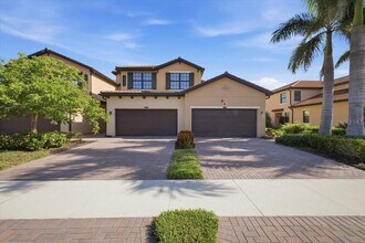 Building Photo - 10792 Tarflower Dr