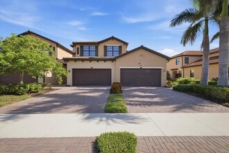 Building Photo - 10792 Tarflower Dr