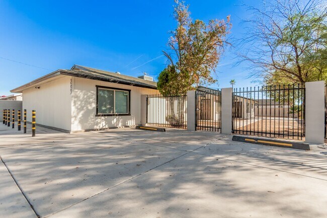 Photo - 3223 E Harvard St Apartment