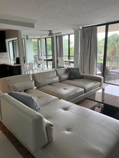 Foto del edificio - 799 Jeffery St