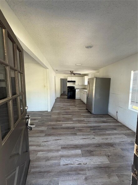 Foto del edificio - 4231 E Curtis St