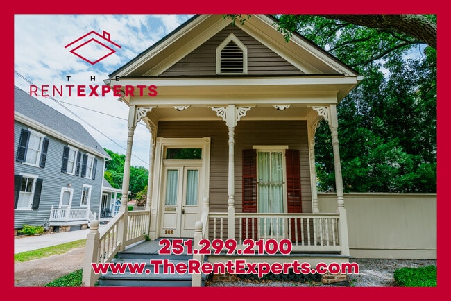 Building Photo - 209 S Cedar St