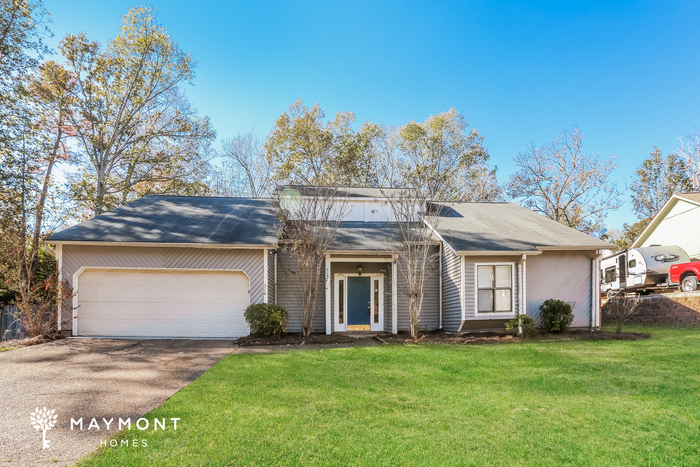 Primary Photo - Charming 4 Bedroom with Cathedral Ceilings