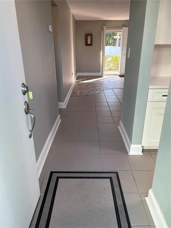 Foto del edificio - 464 N Paula Dr