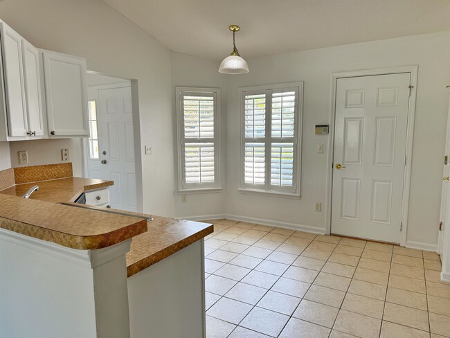 Foto del edificio - 1709 S Summer Ridge Ct
