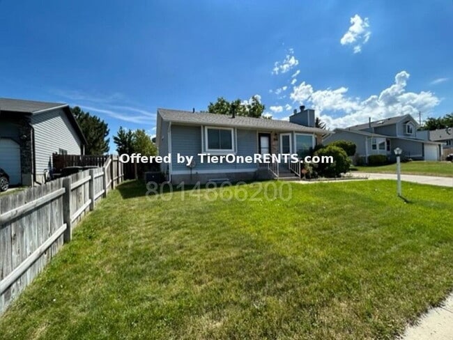 Building Photo - This property offers a NO DEPOSIT option available for qualified renters!