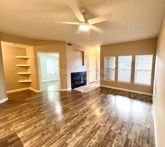 Foto del edificio - 8707 E Florida Ave