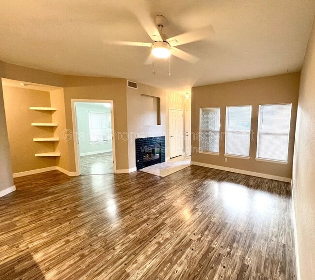 Building Photo - 8707 E Florida Ave