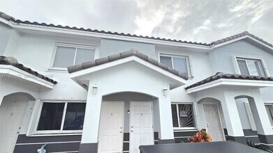 Building Photo - 7911 SW 152nd Ave