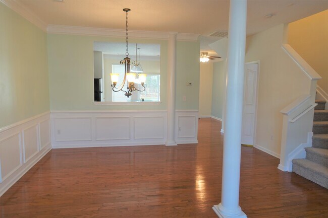 Building Photo - 215 Nimbus Ct