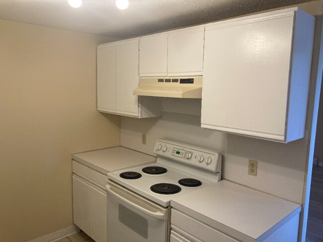 Building Photo - 55 Sophia St