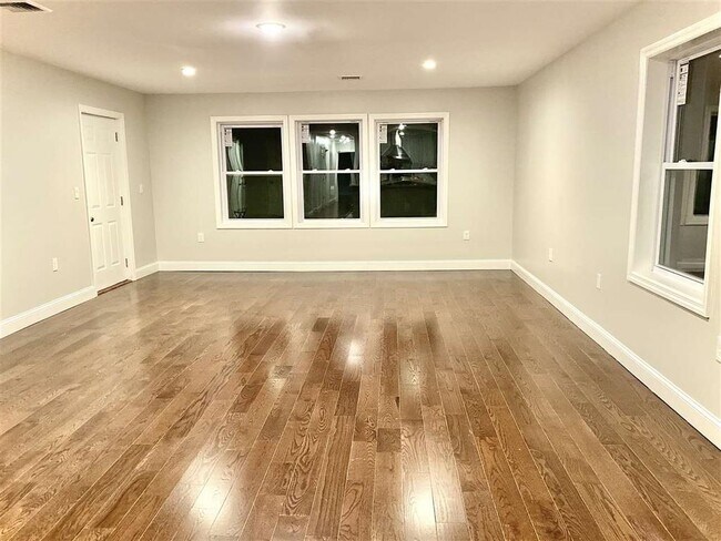 Foto del edificio - 9 E 37TH St