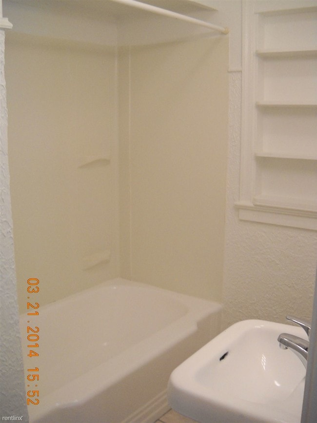 Building Photo - 1208 Citrus Ave