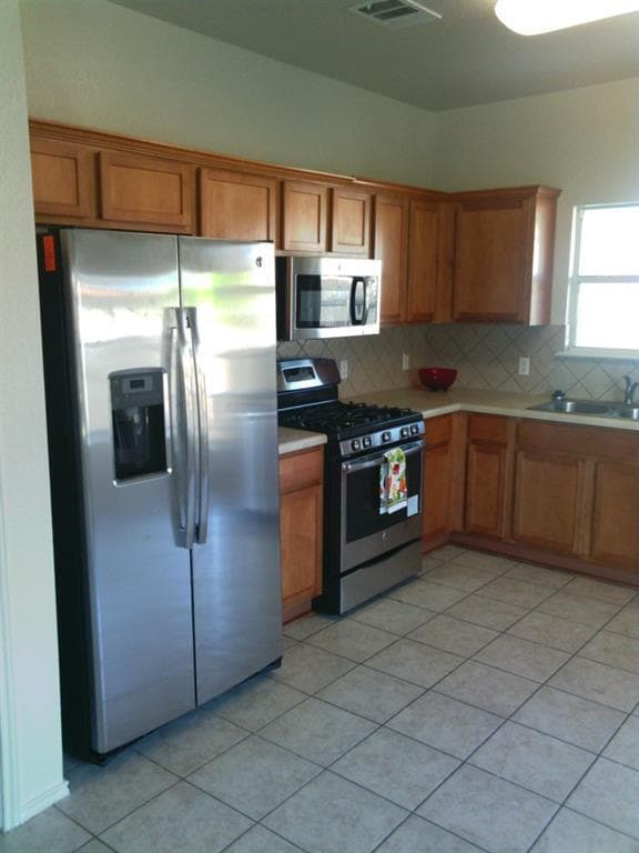 Building Photo - BEAUTIFUL 4 BEDROOMS / 2 BATH HOME IN SETTLERS CROSSING