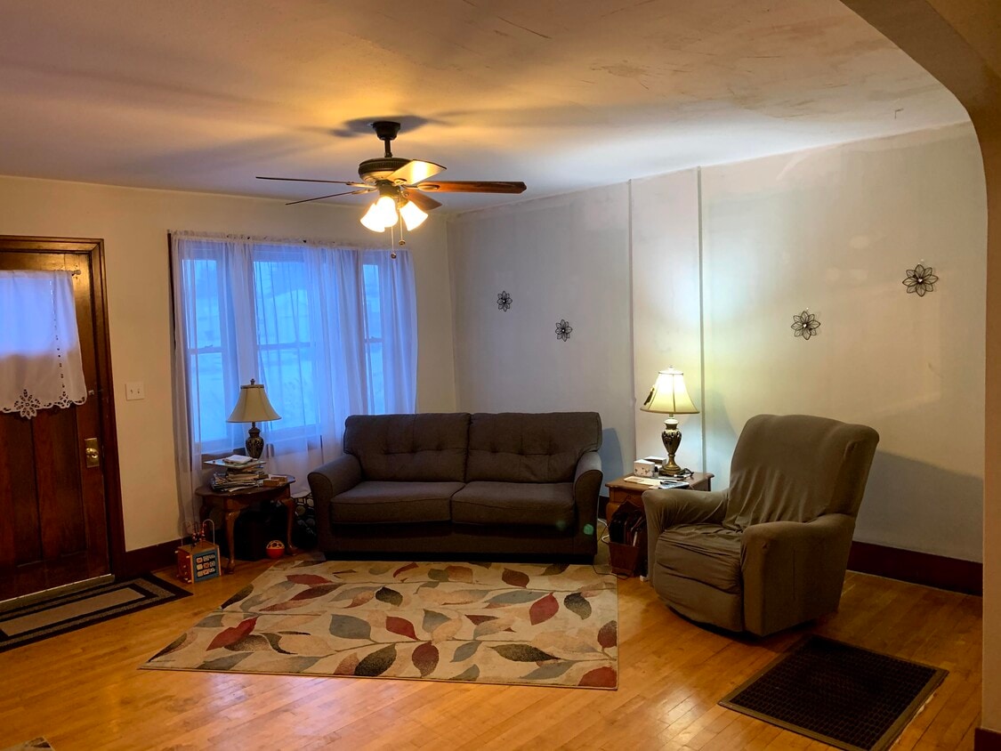 living room - 400 Milwaukee Ave