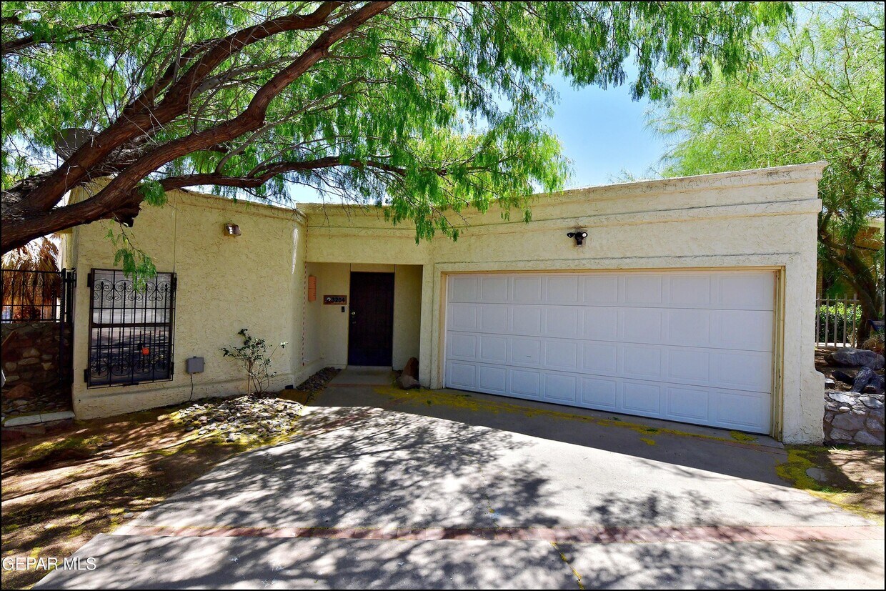 Foto principal - 3204 Canyon Point Ln