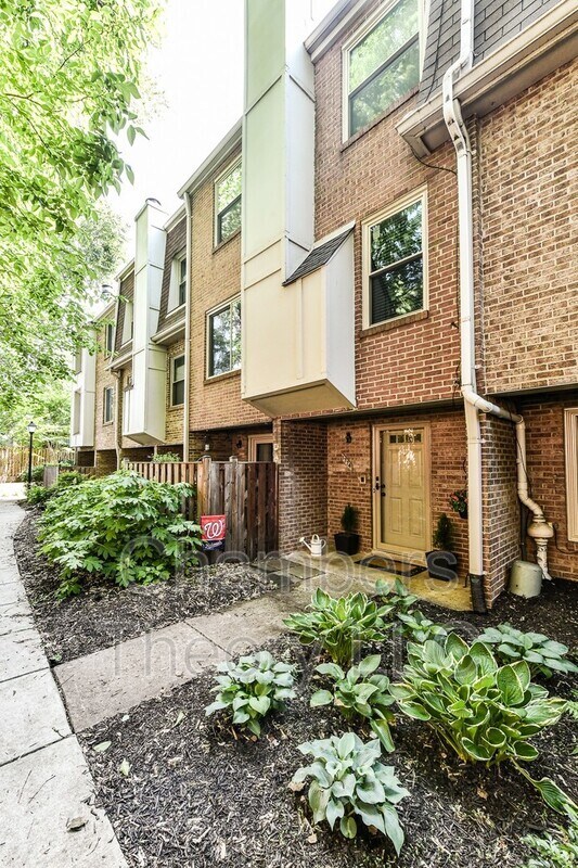 Foto del edificio - 1774 Dogwood Dr
