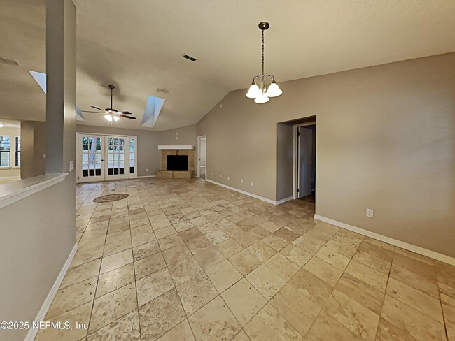 Foto del edificio - 4836 Rustic Woods Dr
