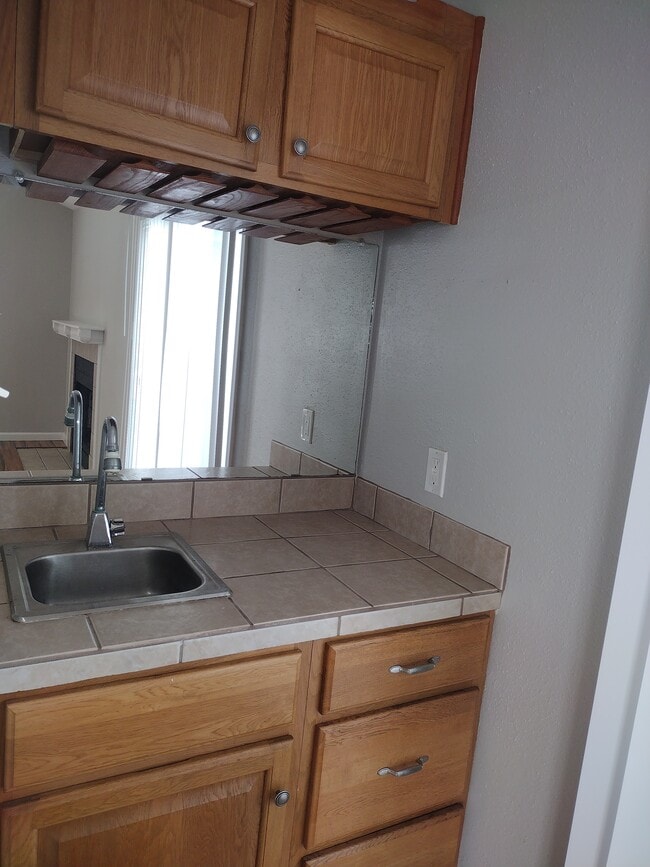 Building Photo - 3506 Cove View Blvd