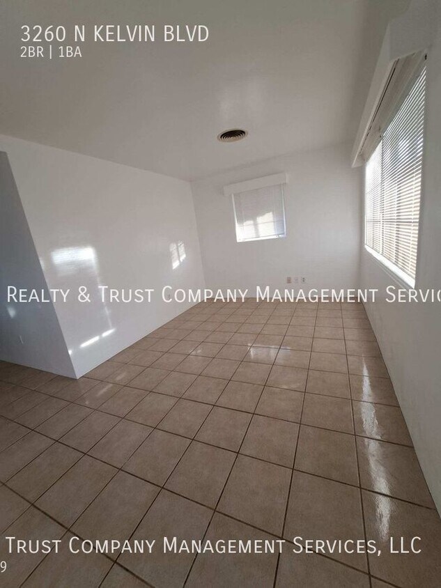 Building Photo - Adorable 2 bedroom 1 bath with large fence...