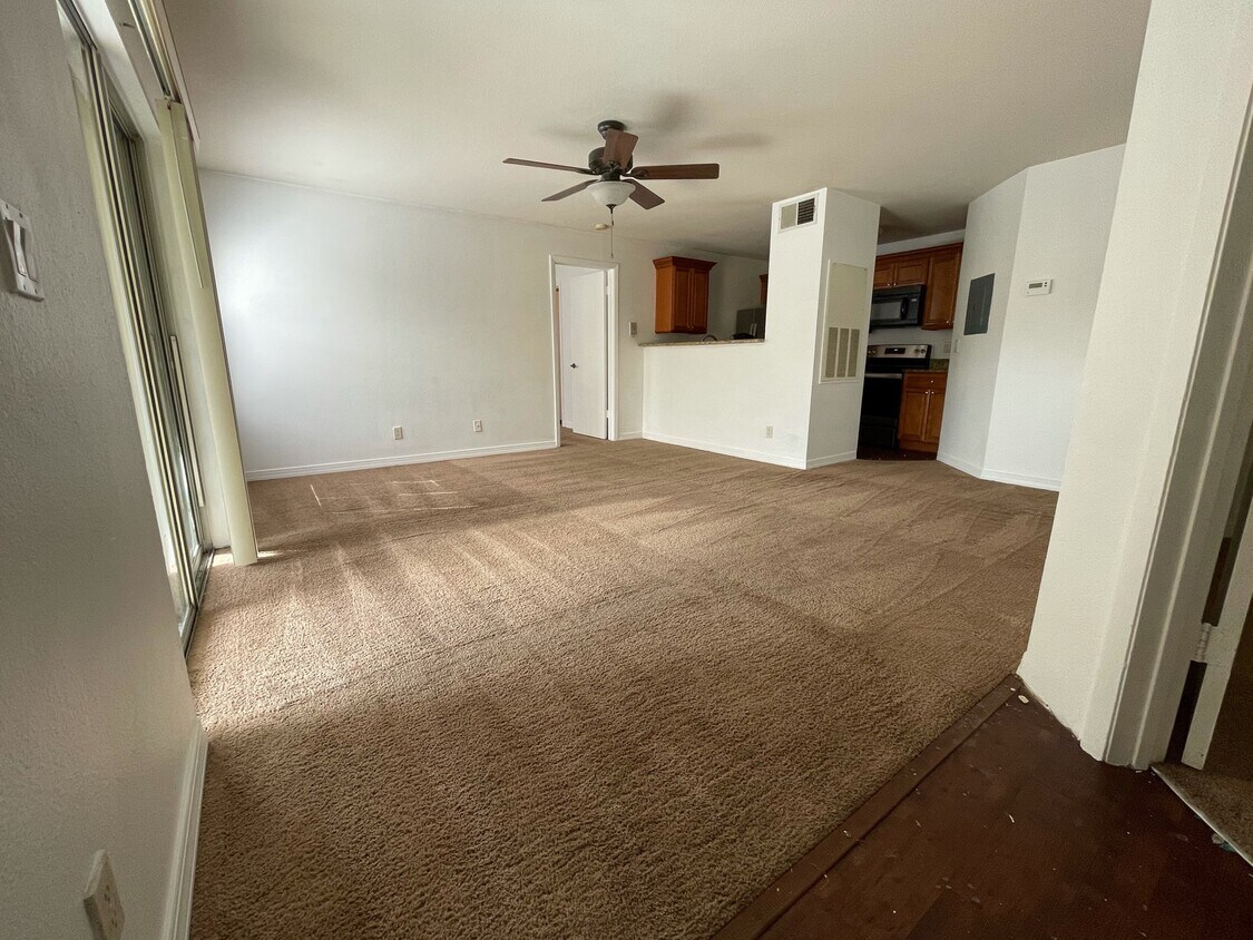 4720 Walden Cir, Orlando, FL 32811 Townhome Rentals in Orlando FL