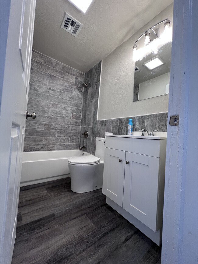 Foto del edificio - 1008 NW 31st St